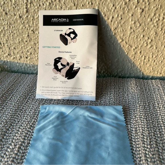 Arcadia Virtual Reality Headset 360 white and black NEW NIB - Picture 6 of 13